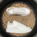 Sneakers White & Dirty White Details 2024