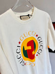 T-Shirt bianca e strisce sul petto 2023