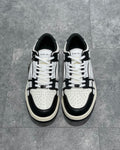 Sneakers in bianco e nero stile scheletro