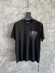 T-shirt stile vernice in bianco e nero