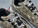 Monogramma completo Triple S Collab